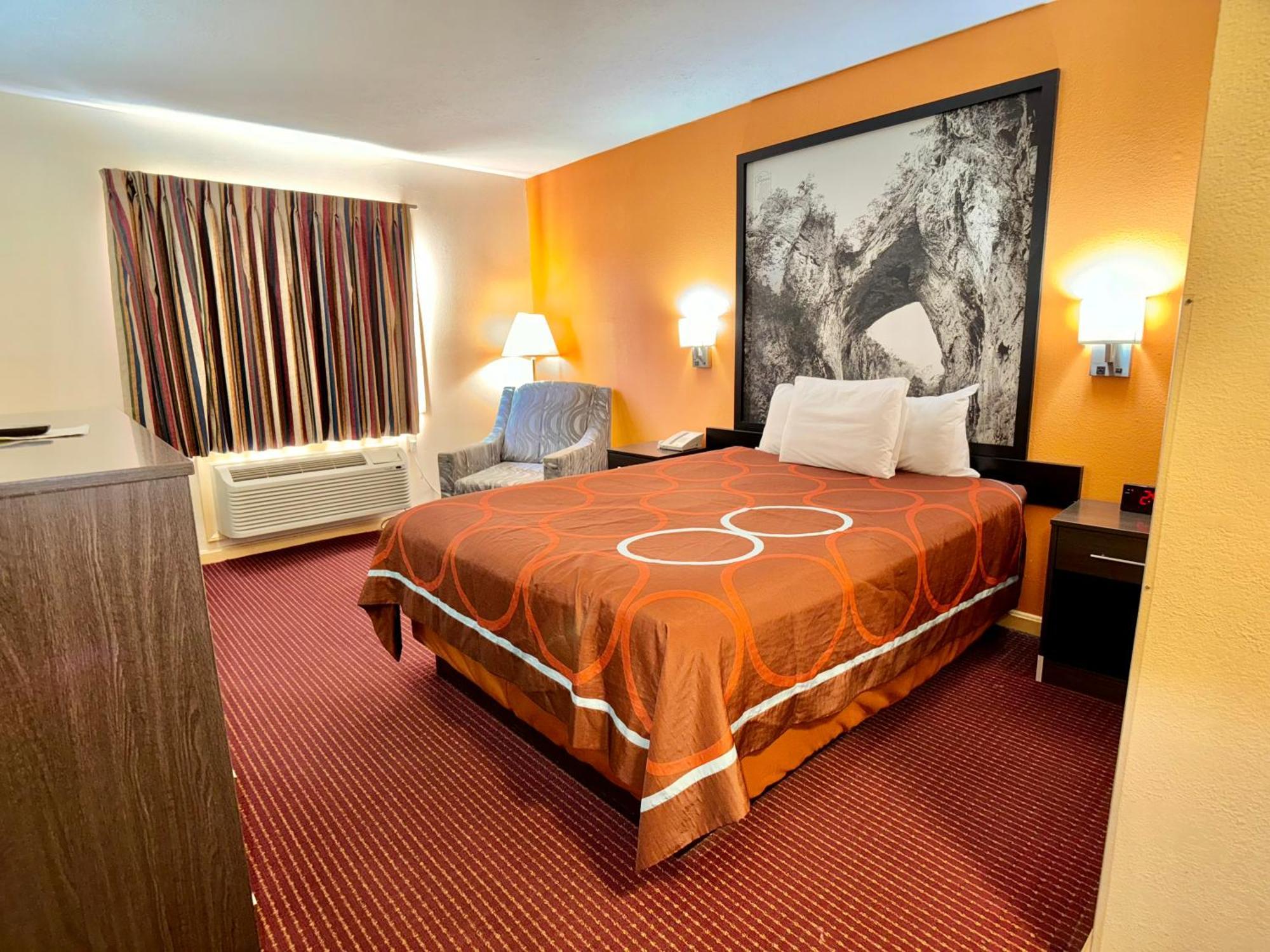 ซูเปอร์ 8 บาย วินด์แฮม ฮิลส์วิลล์ Hotel ภายนอก รูปภาพ
