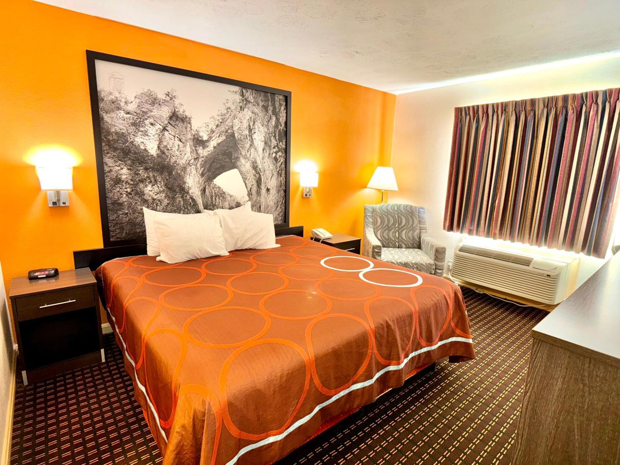 ซูเปอร์ 8 บาย วินด์แฮม ฮิลส์วิลล์ Hotel ภายนอก รูปภาพ