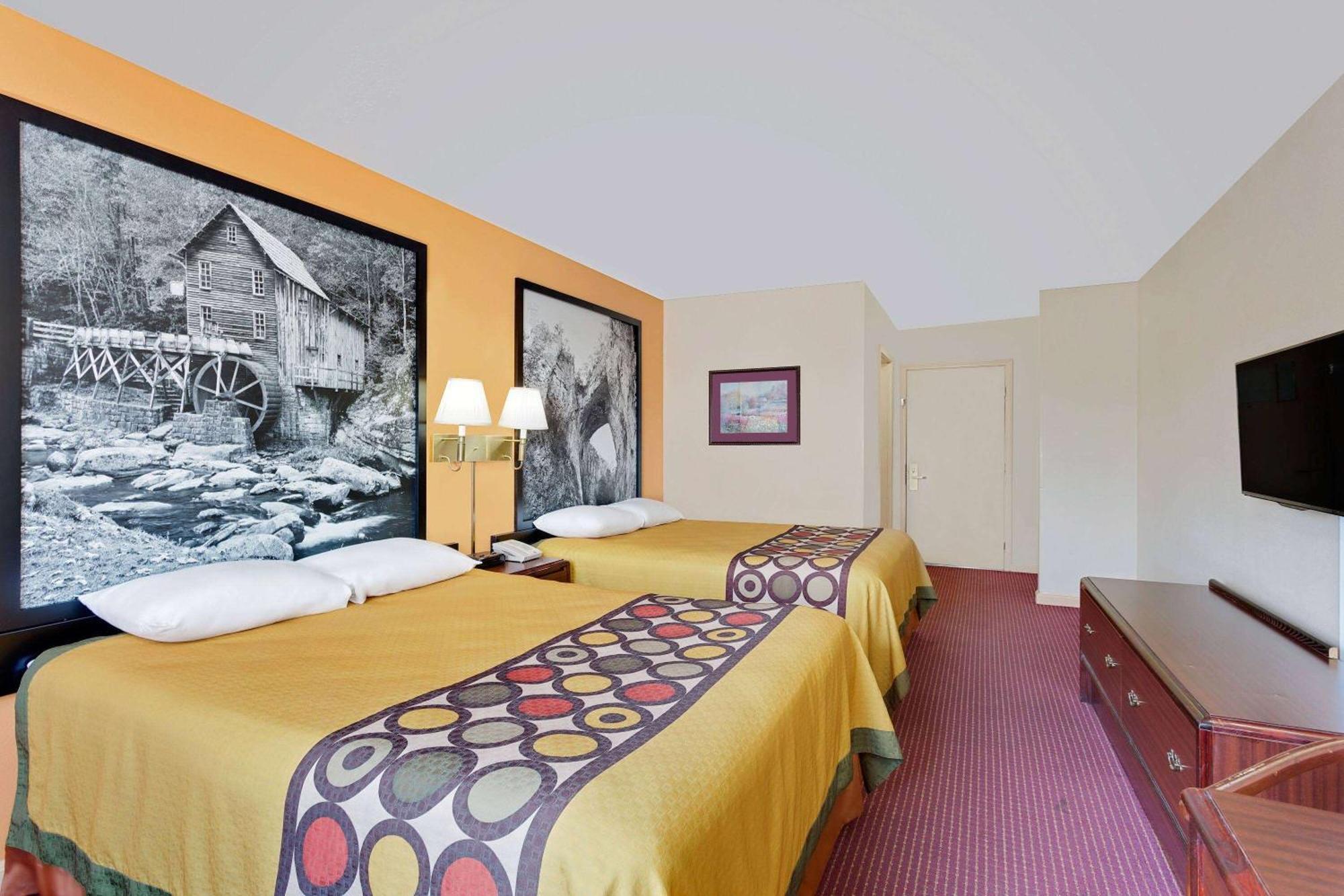 ซูเปอร์ 8 บาย วินด์แฮม ฮิลส์วิลล์ Hotel ภายนอก รูปภาพ