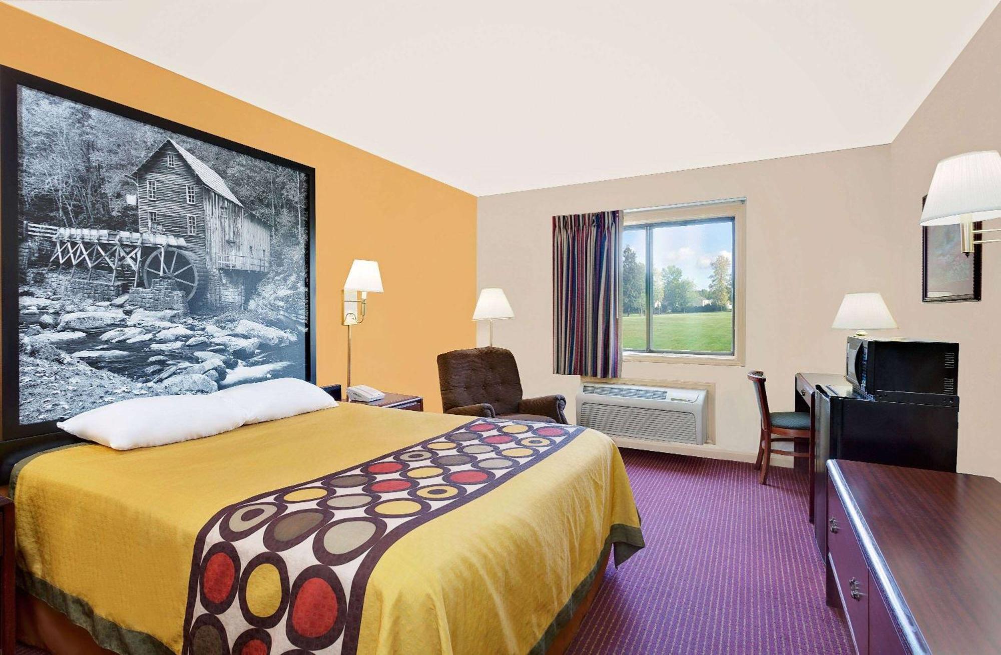 ซูเปอร์ 8 บาย วินด์แฮม ฮิลส์วิลล์ Hotel ภายนอก รูปภาพ