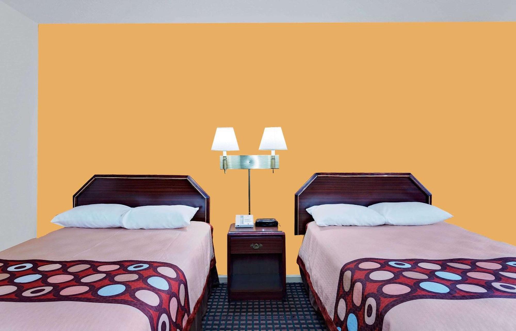 ซูเปอร์ 8 บาย วินด์แฮม ฮิลส์วิลล์ Hotel ภายนอก รูปภาพ